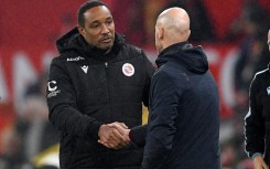 Reading manager Paul Ince (L)