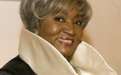 Grace Bumbry poses for photos on the red carpet before the 32nd Kennedy Center Honors in 2009