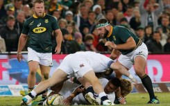 Akker van der Merwe (L) watches South Africa and England fight for possession during a 2018 Test in Bloemfontein.