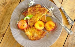 FLORA FRENCH TOAST WITH CINNAMON AND PLUMS