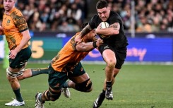 A vintage All Blacks smashed Australia 38-7 Saturday to retain the Rugby Championship title and Bledisloe Cup