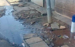 A burst pipe in the Joburg CBD. eNCA/Hloni Mtimkulu
