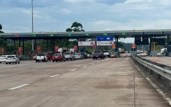 Traffic at the Marianhill toll plaza. eNCA/Zanele Buthelezi