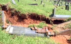 Graves destroyed in KZN floods \ enca