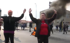 Rubber bullets fired at protesters as they demand water / eNCA 