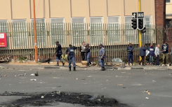 Police on the scene of the protest in Coronationville. eNCA/Nabeelah Shaikh
