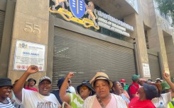 Parents protest outside Premier's office over prolong scholar transport strike