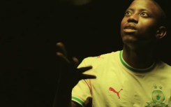 Mamelodi Sundowns have captured the signing of Thabo Cele. Photo : Screenshot from Mamelodi Sundowns video via X