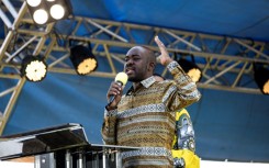 Chamisa addresses his supporters during his final campaign rally in Harare 
