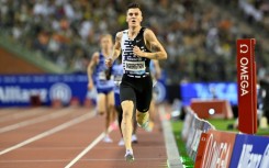Jakob Ingebrigtsen surges to a 2,000m world record in the Diamond League meeting in Brussels