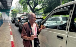 Dar San Ye survives off donations from charitable neighbours