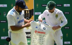 South African batsman Dean Elgar (R) retires after 85 Tests with he says amazing memories