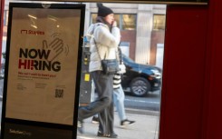 First-time US unemployment benefits claims fell back below 200,000 last week, the latest in a series of strong data that has dimmed hopes of an early interest rate cut