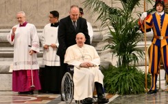 Le pape François après la messe chrismale du Jeudi Saint à la basilique Saint-Pierre, au Vatican, le 28 mars 2024.