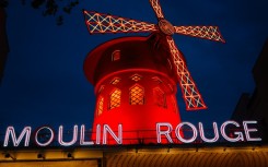 The accident marked the first time the Moulin Rouge's famous blades had fallen off