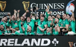 Last year's Six Nations title winning captain Peter O'Mahony (R) is to retire from Test rugby along with fellow Irish legends Conor Murray and Cian Healy at the end of this season's tournament