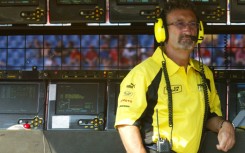 Eddie Jordan on the pit wall of the Hockenheim racetrack in 2003