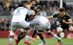 The Bayonne defence tries to stop La Rochelle's match-winner Gregory Alldritt