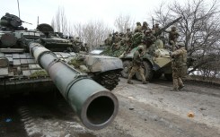 Ukrainian servicemen get ready to repel a Russian attack in Lugansk region