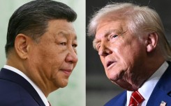 The London talks come after a call between Chinese President Xi Jinping (L) and US President Donald Trump (R) aimed at calming tensions over tariffs