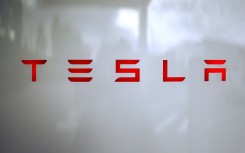 Tesla will give shareholders the option to invest in artificial intelligence startup xAI