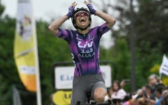 Liv-Alula-Jayco team's Spanish rider Mavi Garcia celebrates after winning the second stage of the women's Tour de France