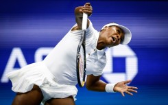 Venus Williams suffered a first round defeat in her return to the US Open, losing in three sets to 11th seed Karolina Muchova