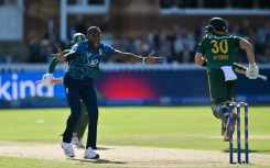 England's Jofra Archer (L) successfully appeals to have Matthew Breetzke lbw for 85 in the second ODI against South Africa at Lord's