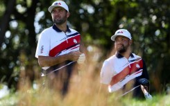 Top-ranked Scottie Scheffler, left, and regning US Open champion J.J. Spaun of the United States practice together at Bethpage Black ahead of the 45th Ryder Cup