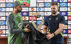 Pakistan captain Shan Masood (L) and his South Africa counterpart Aiden Markram in Lahore