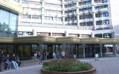 Dutch election results indicate the centrist D66 party won knife-edge vote over the far right PVV