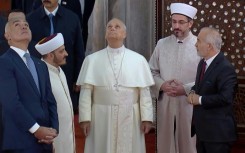 Pope Leo XIV visits Istanbul's Blue Mosque