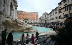 As a result of the fountain's fame, the crowds in the square surrounding the Baroque masterpiece are often so deep that it is hard to get a proper look