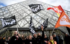 Louvre trade unions bitterly oppose what they call a 'shocking' new payment policy