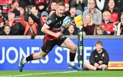 The Canterbury Crusaders extended a remarkable unbeaten home record in Super Rugby playoff fixtures to 33 games