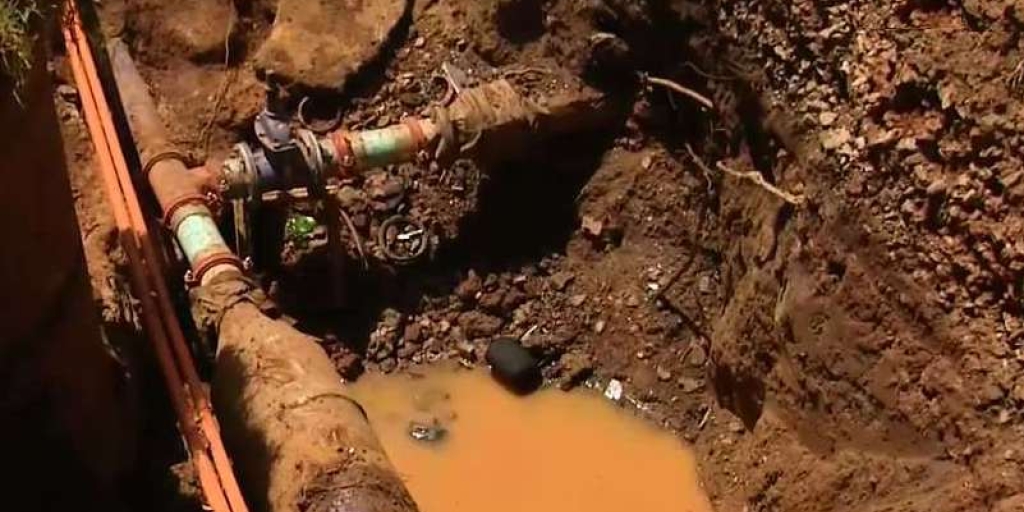 Man recovering after driving into a trench - Vimarsana News