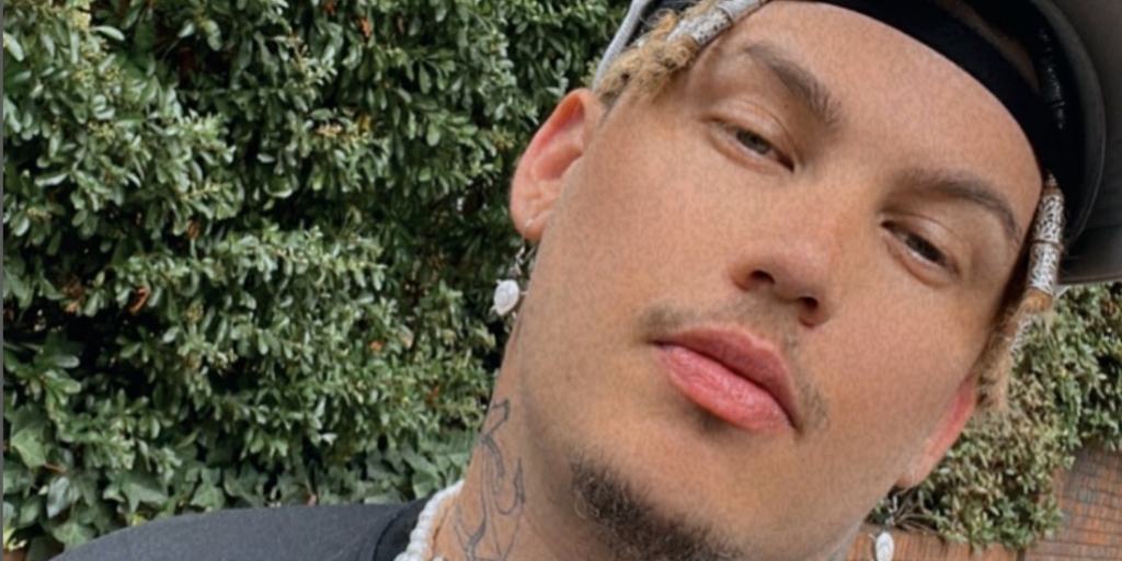 Rapper Costa Titch collapses & dies on stage - Vimarsana News