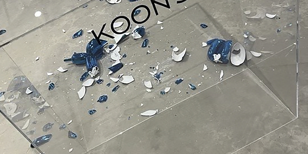 US art fair visitor accidentally smashes Koons sculpture - Vimarsana News