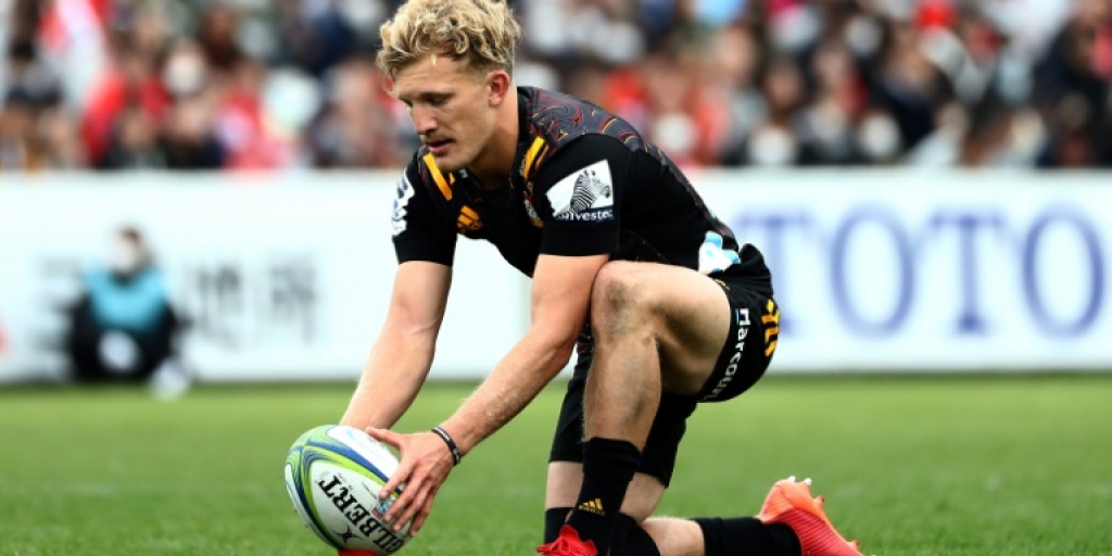 McKenzie kicks Chiefs to last-gasp win over Hurricanes - Vimarsana News