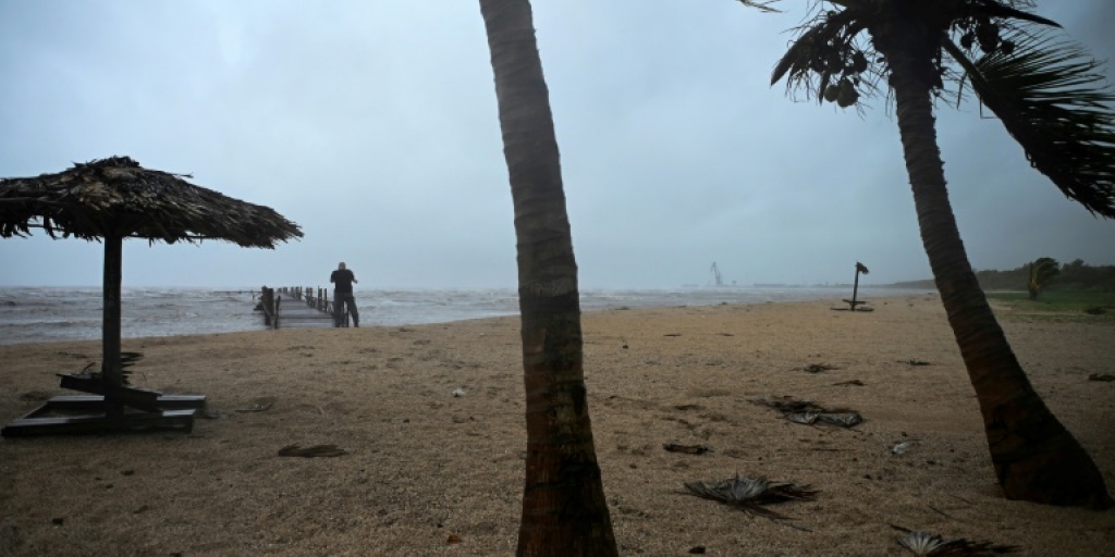 US Gulf coast braces as 'extremely dangerous' Hurricane Ida approaches - Vimarsana News