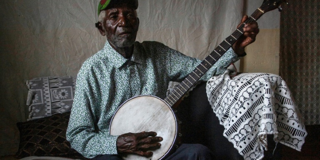 92-year-old Malawian music legend finds fame on TikTok - Vimarsana News