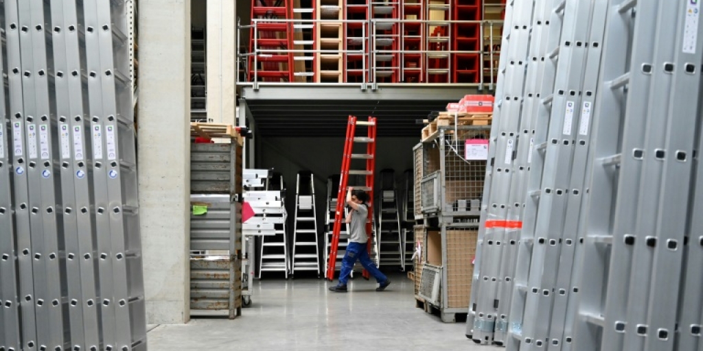 German industry seeks ladder out of supply chain woes - Vimarsana News