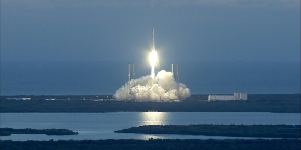 Astronomers predict SpaceX space junk will hit the Moon - Vimarsana News