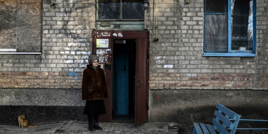 Bags packed, Ukrainians at frontline brace for Russian invasion - Vimarsana News