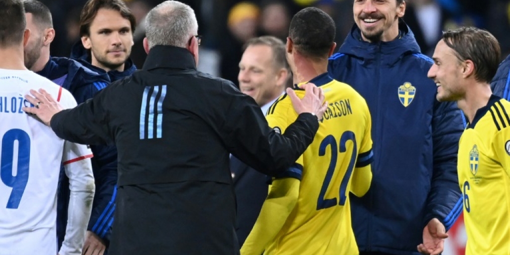 Lewandowski, Ibrahimovic seek World Cup place as Poland, Sweden clash - Vimarsana News