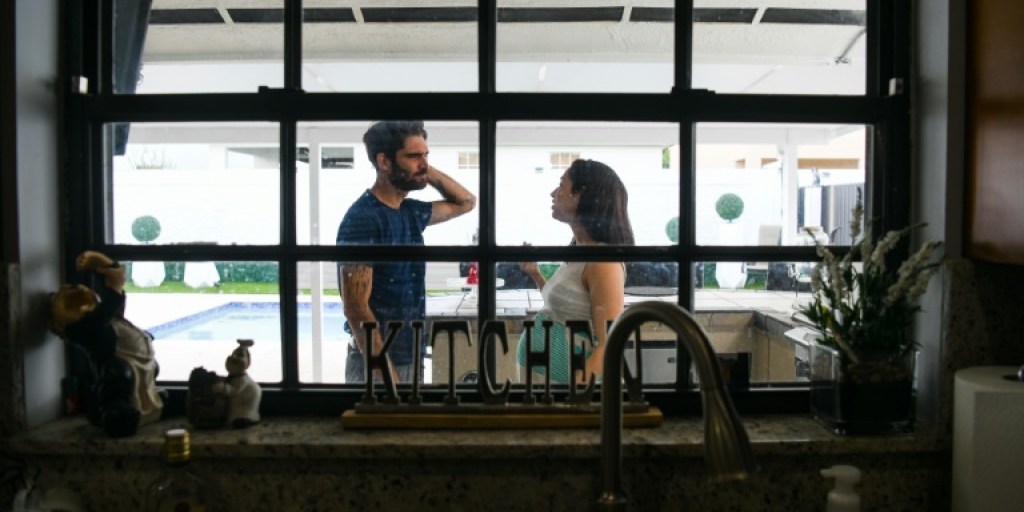 Cuban couple's exile reflects disillusioned generation - Vimarsana News