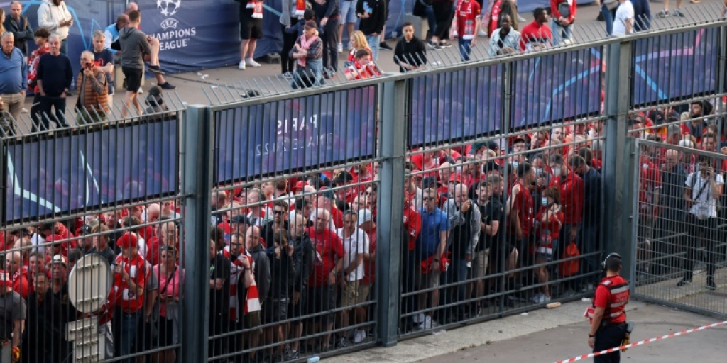 Nearly 2,000 Liverpool fans to sue UEFA over Champions League fiasco - Vimarsana News