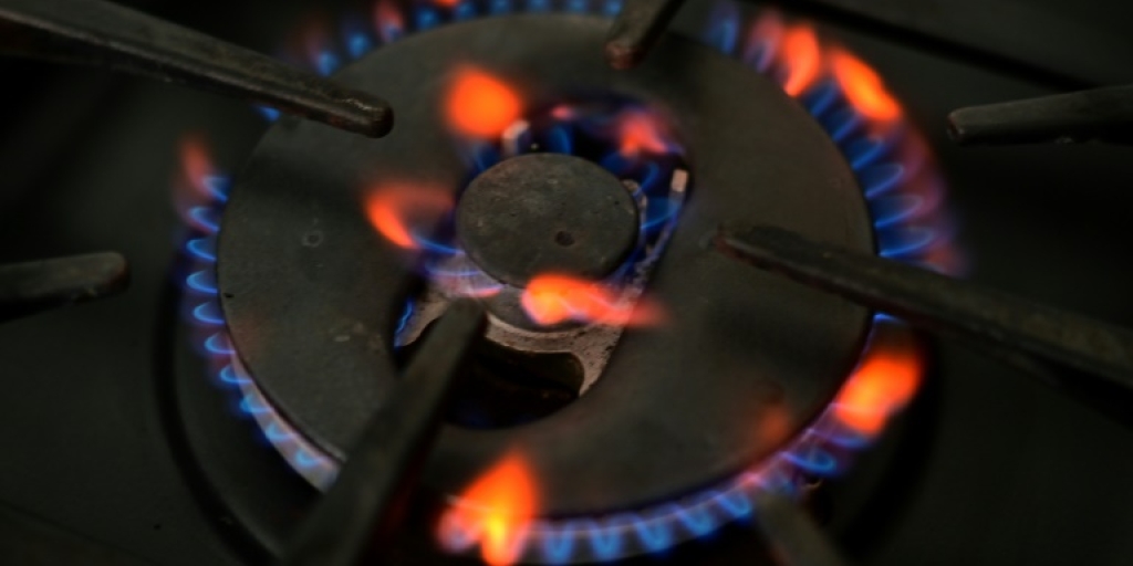 Tumbling gas prices fail to subdue energy bills - Vimarsana News