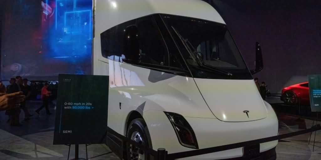 Tesla hoping electric 'Semi' will shake up heavy duty market - Vimarsana News