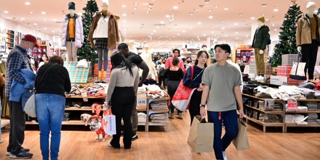 US retail sales shrinks for second straight month - Vimarsana News